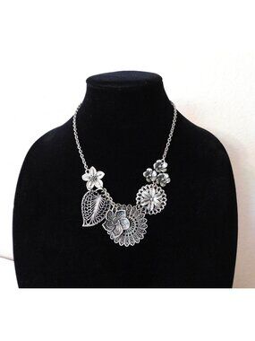 Premier Designs Botanical Floral Necklace Antiqued Matte Silver Plated 16-20"